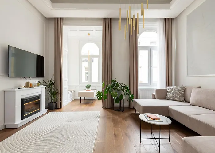 Luxurious N\' Elegant Opera Suite In The Heart Of Budapest