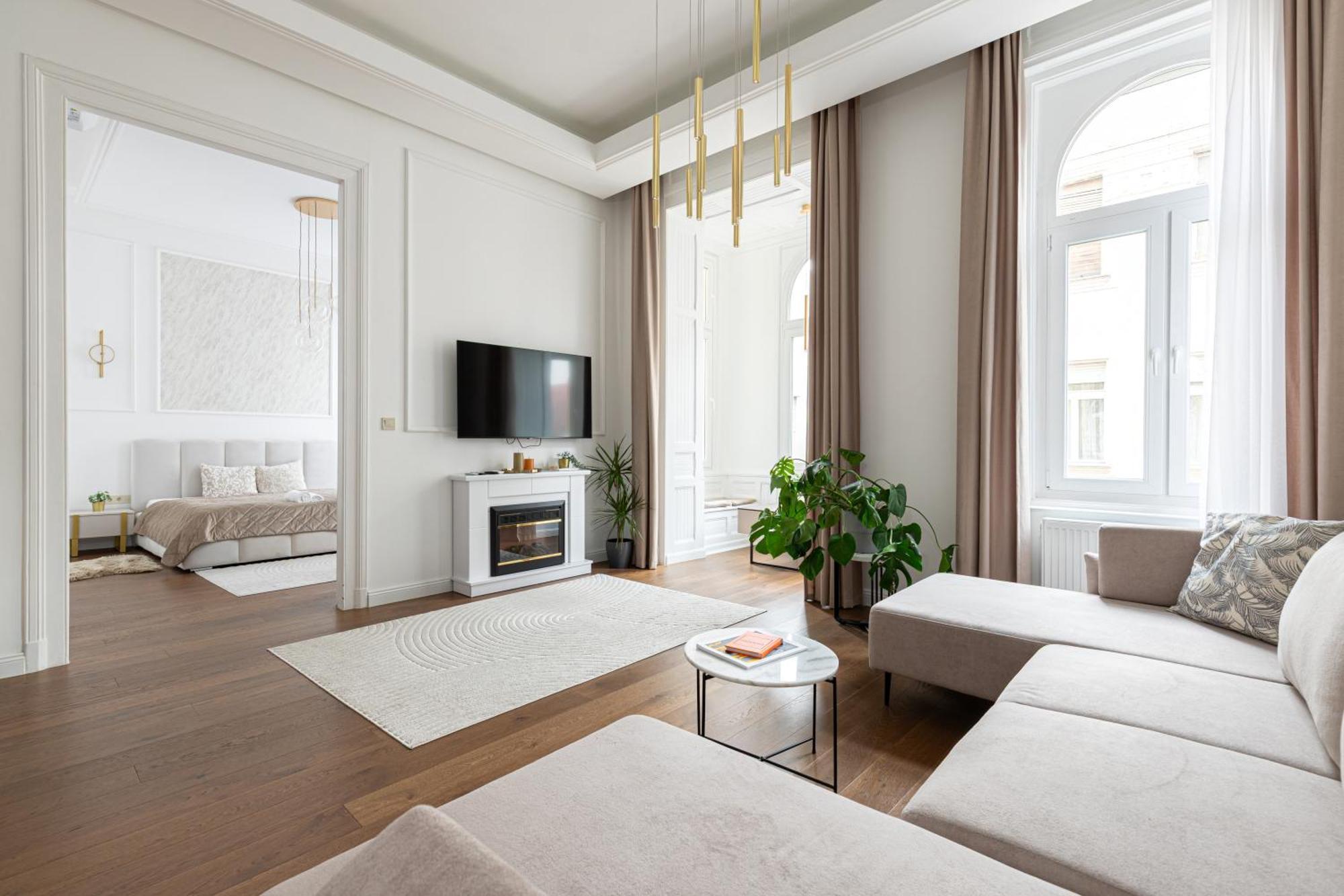 Luxurious N' Elegant Opera In The Heart Of * Budapest